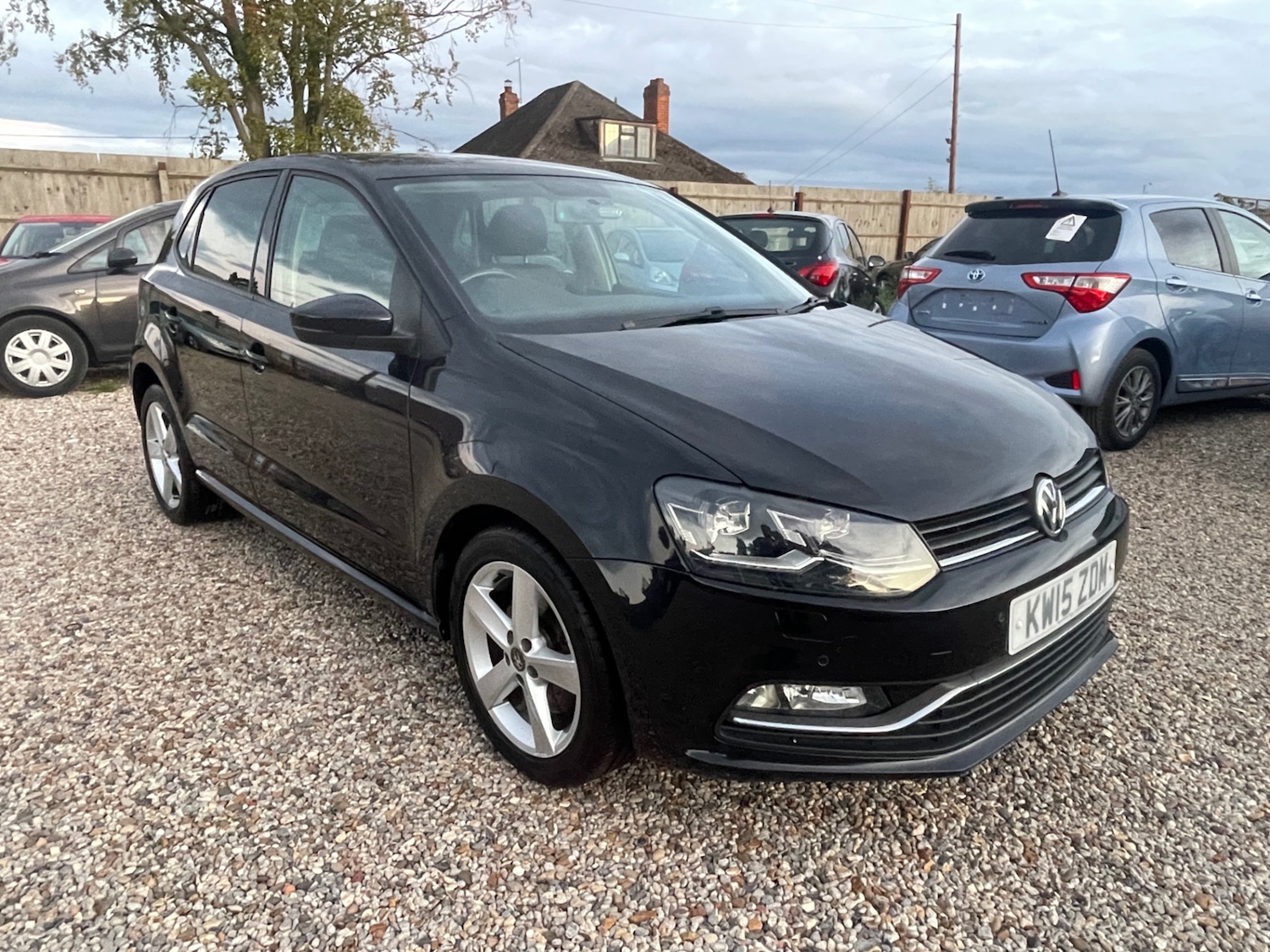 Used Volkswagen Polo 2015 for sale - 76041664: Photo 1