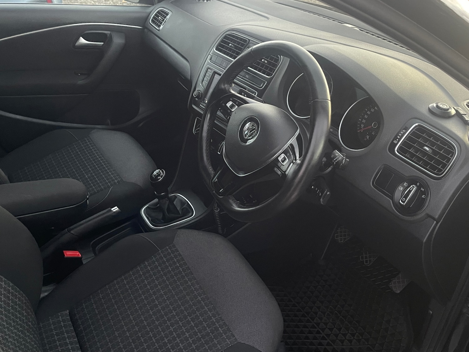 Used Volkswagen Polo 2015 for sale - 76041664: Photo 18