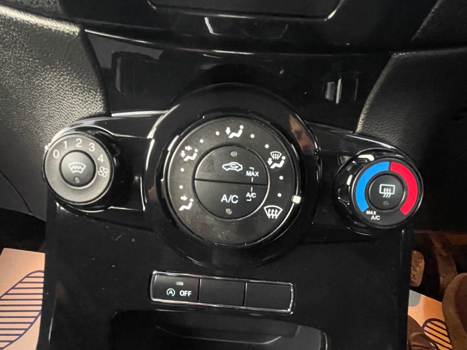 Used Ford Fiesta 2015 for sale - 76058324: Photo 22