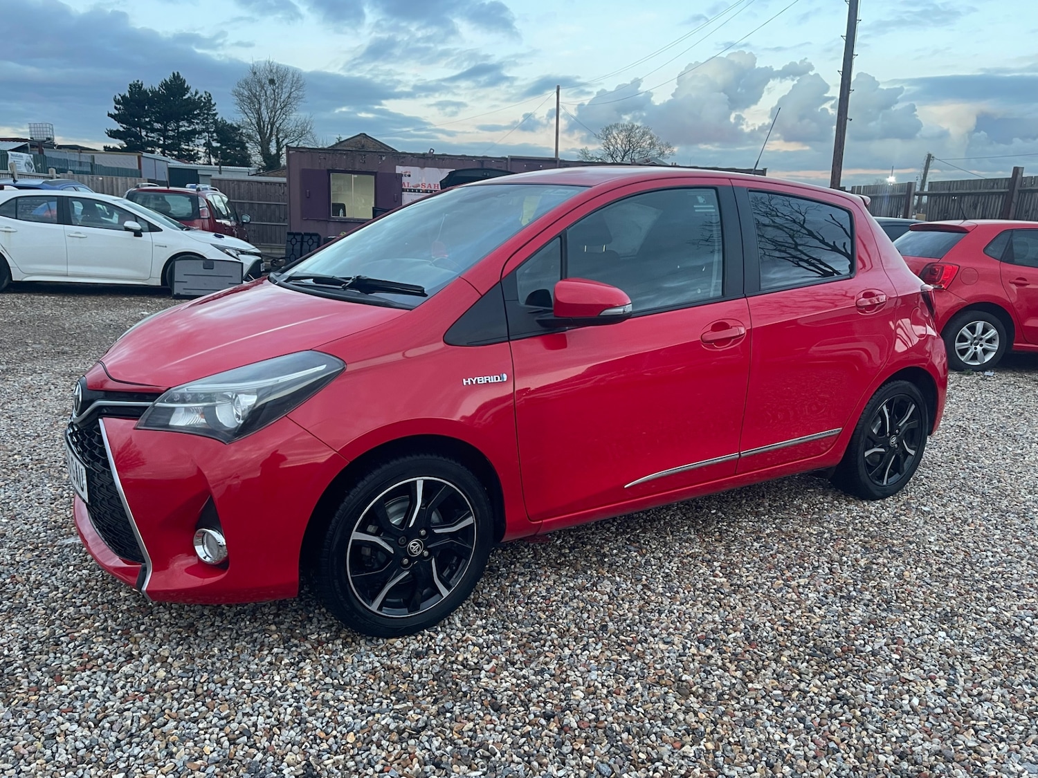 Used Toyota Yaris 2016 for sale - 77357204: Photo 2