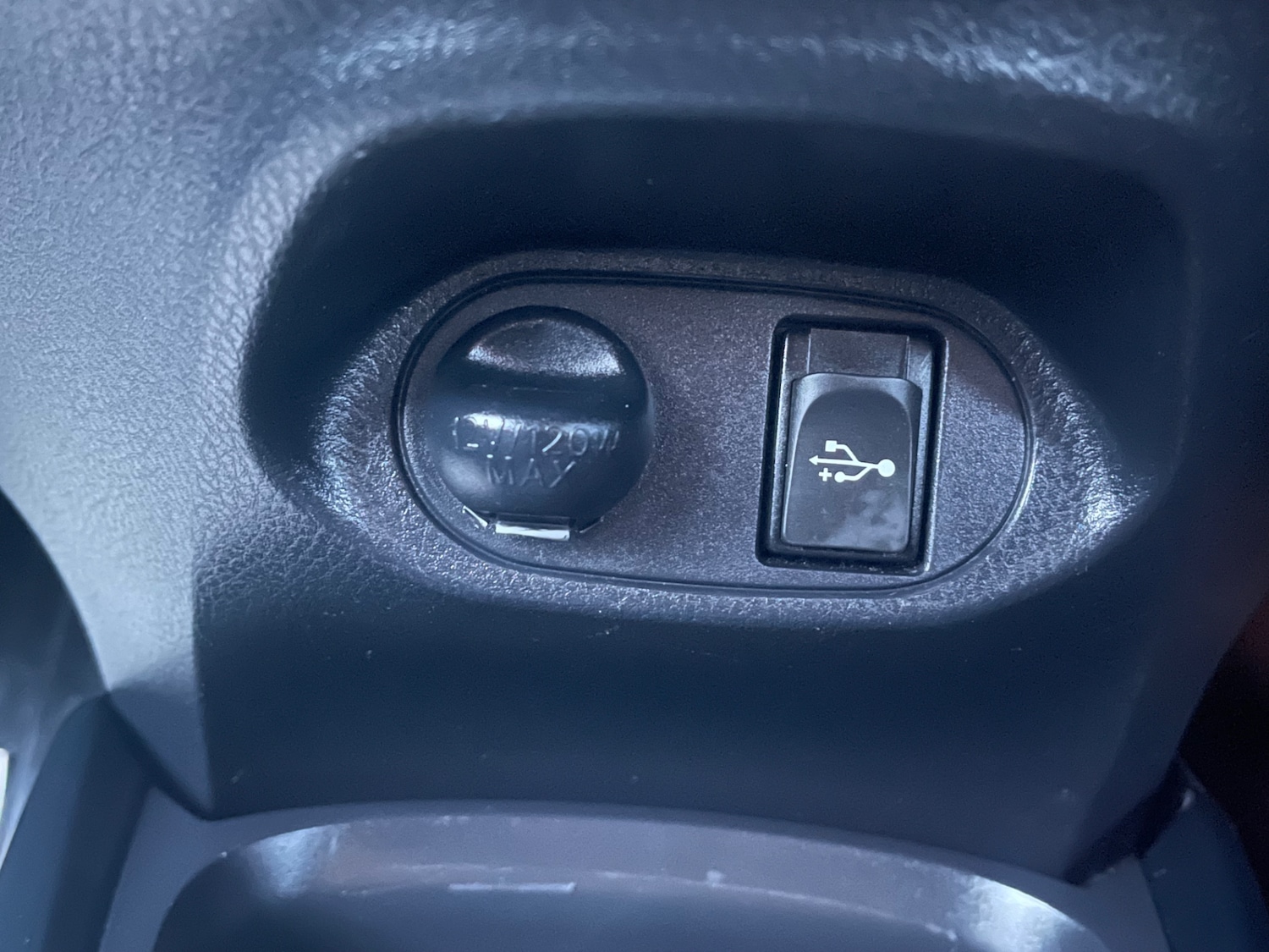 Used Toyota Yaris 2016 for sale - 77357204: Photo 25