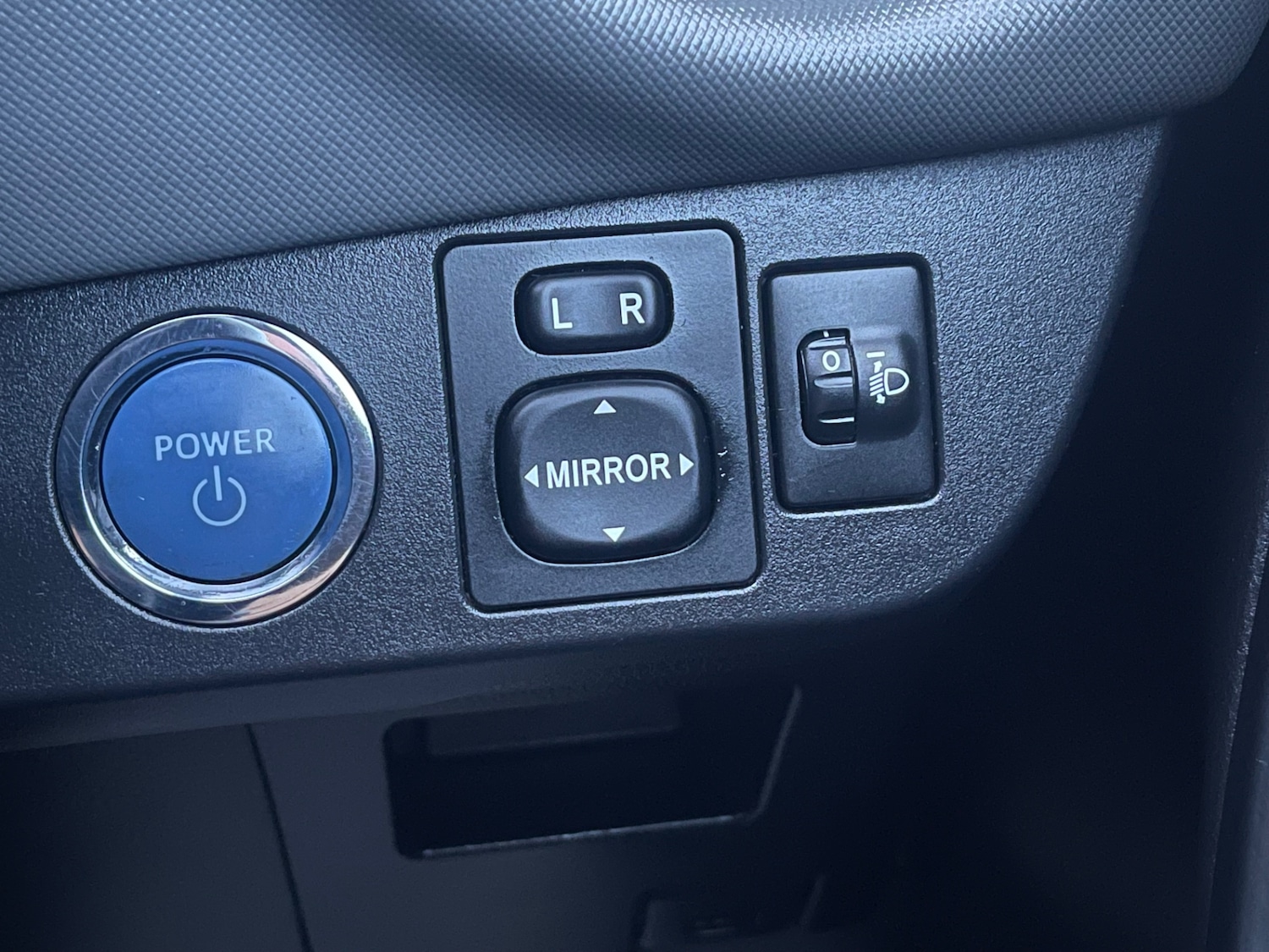 Used Toyota Yaris 2016 for sale - 77357204: Photo 27