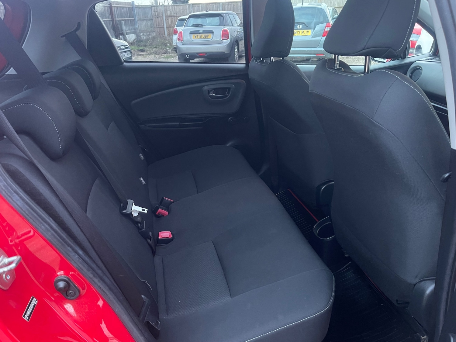 Used Toyota Yaris 2016 for sale - 77357204: Photo 31