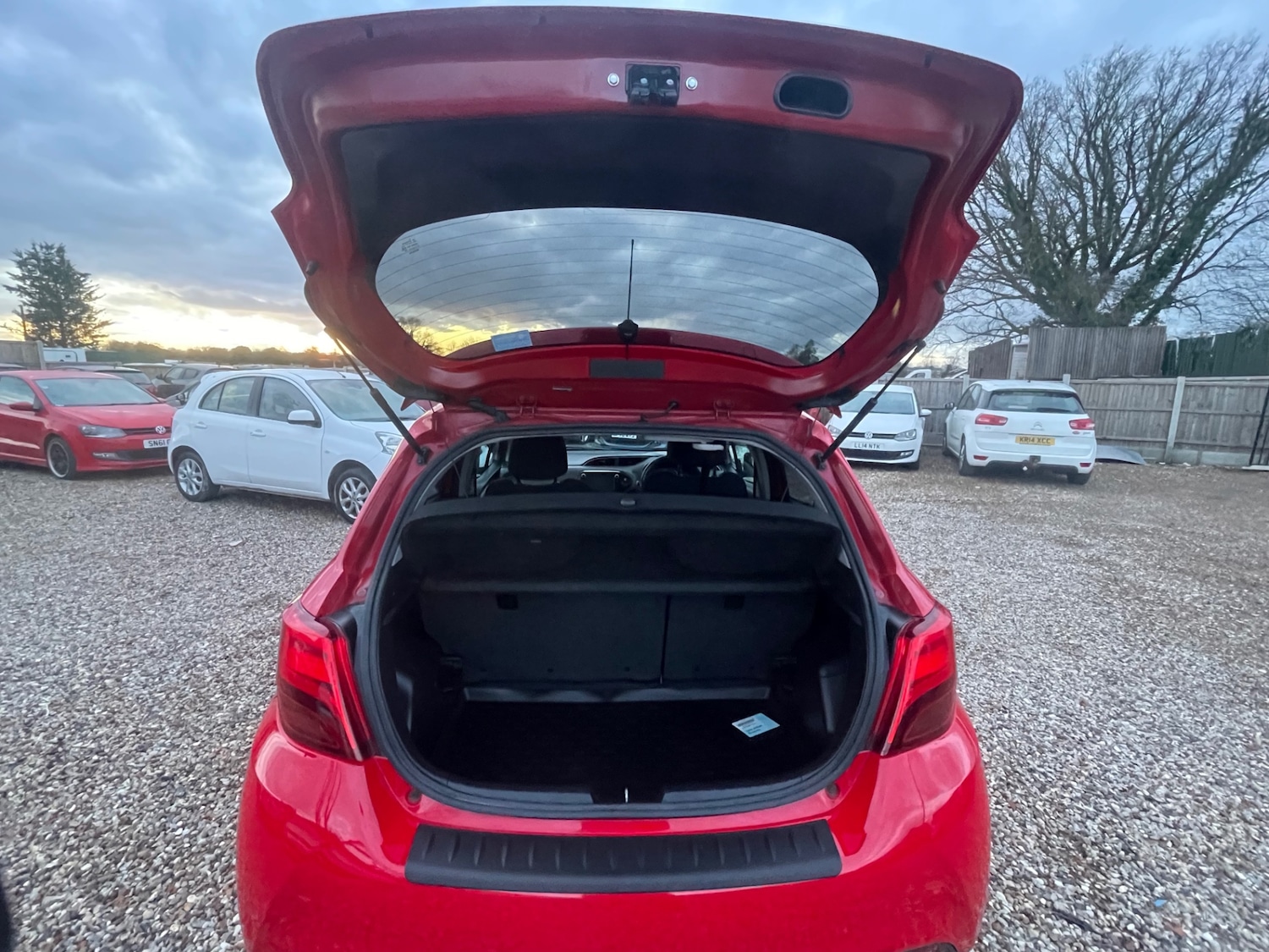 Used Toyota Yaris 2016 for sale - 77357204: Photo 38