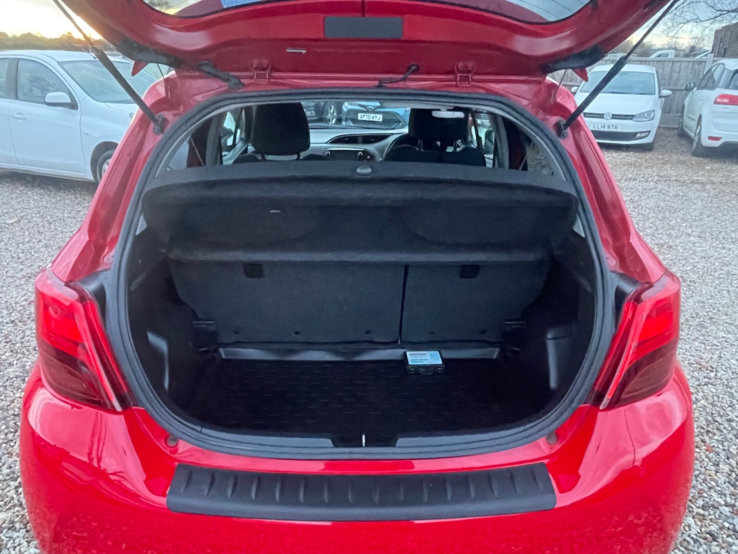 Used Toyota Yaris 2016 for sale - 77357204: Photo 39