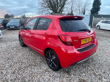Used Toyota Yaris 2016 for sale - 77357204: Photo