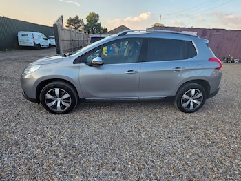 Used Peugeot 2008 2015 for sale - 75446780: Photo