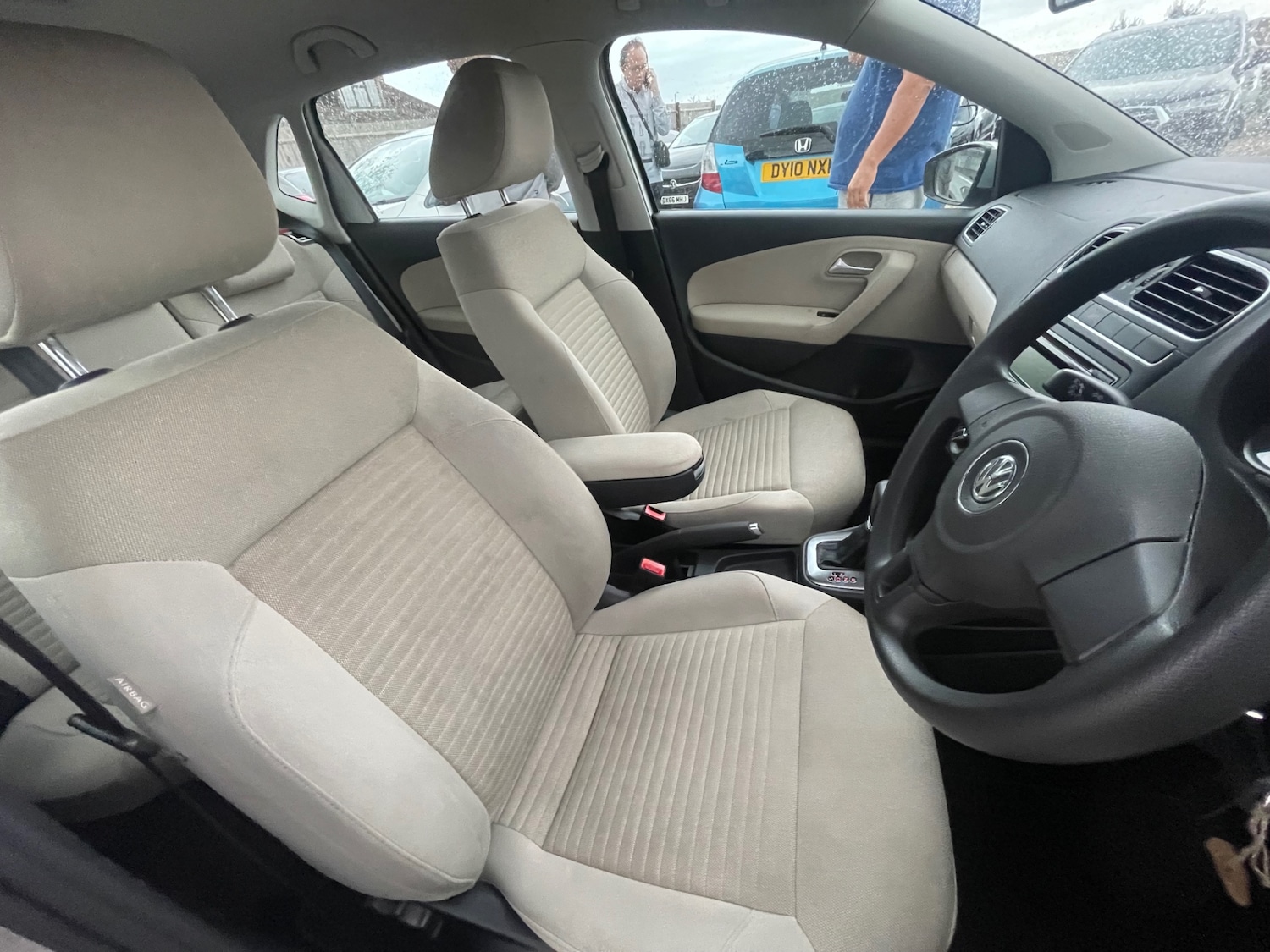 Used Volkswagen Polo 2010 for sale - 76082801: Photo 14