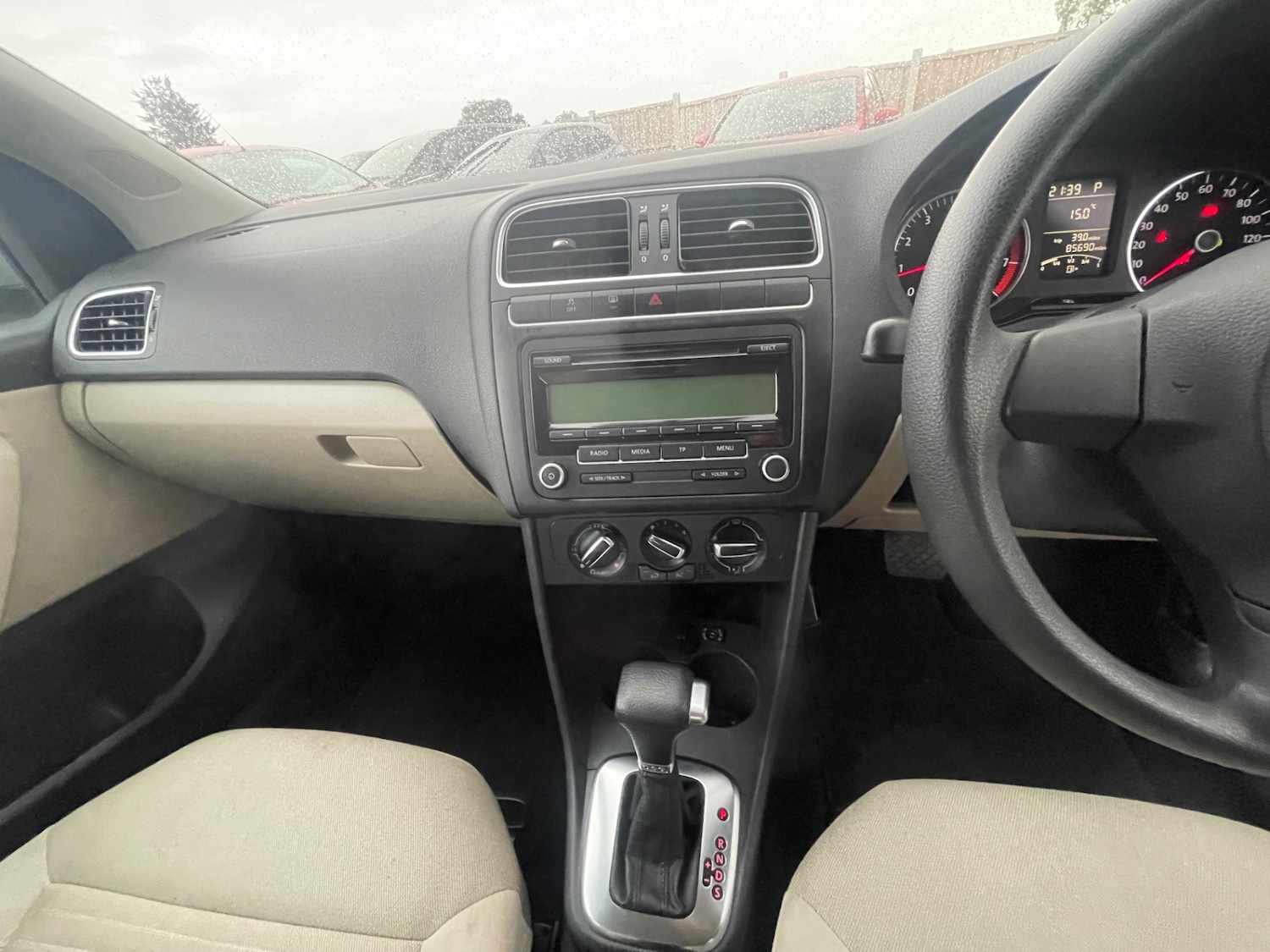 Used Volkswagen Polo 2010 for sale - 76082801: Photo 16