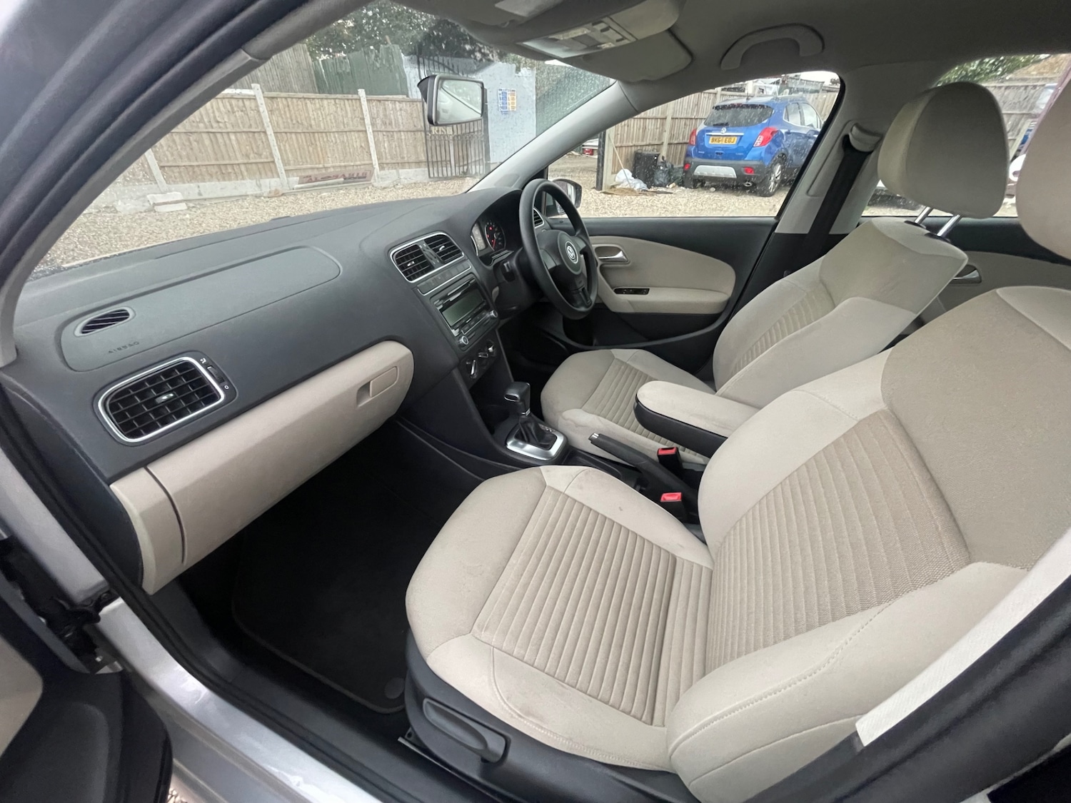 Used Volkswagen Polo 2010 for sale - 76082801: Photo 18