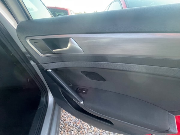 Used Volkswagen Golf 2014 for sale - 76070534: Photo 32