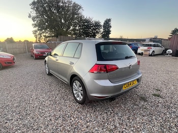 Used Volkswagen Golf 2014 for sale - 76070534: Photo 4