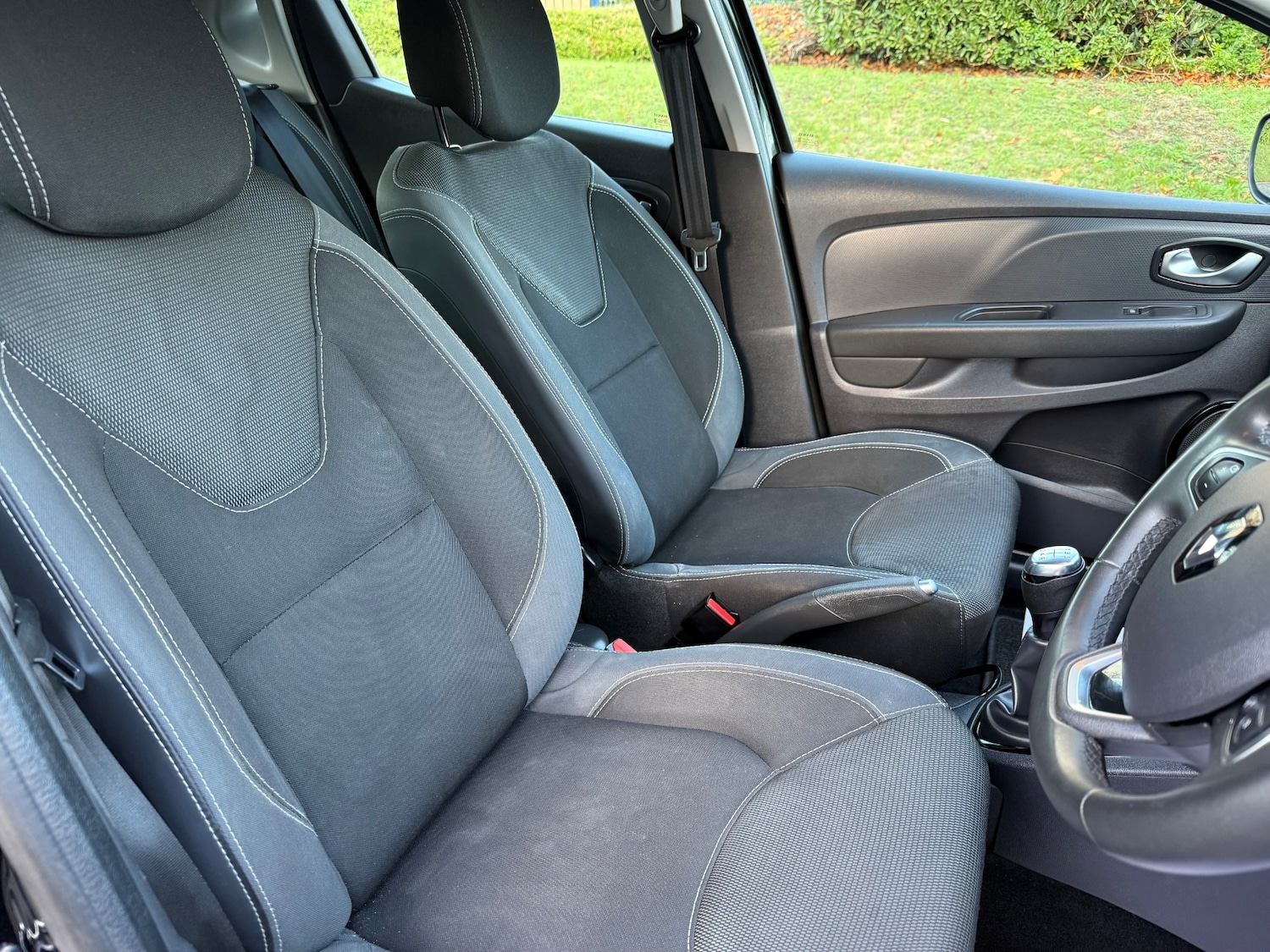 Used Renault Clio 2019 for sale - 76446115: Photo 13