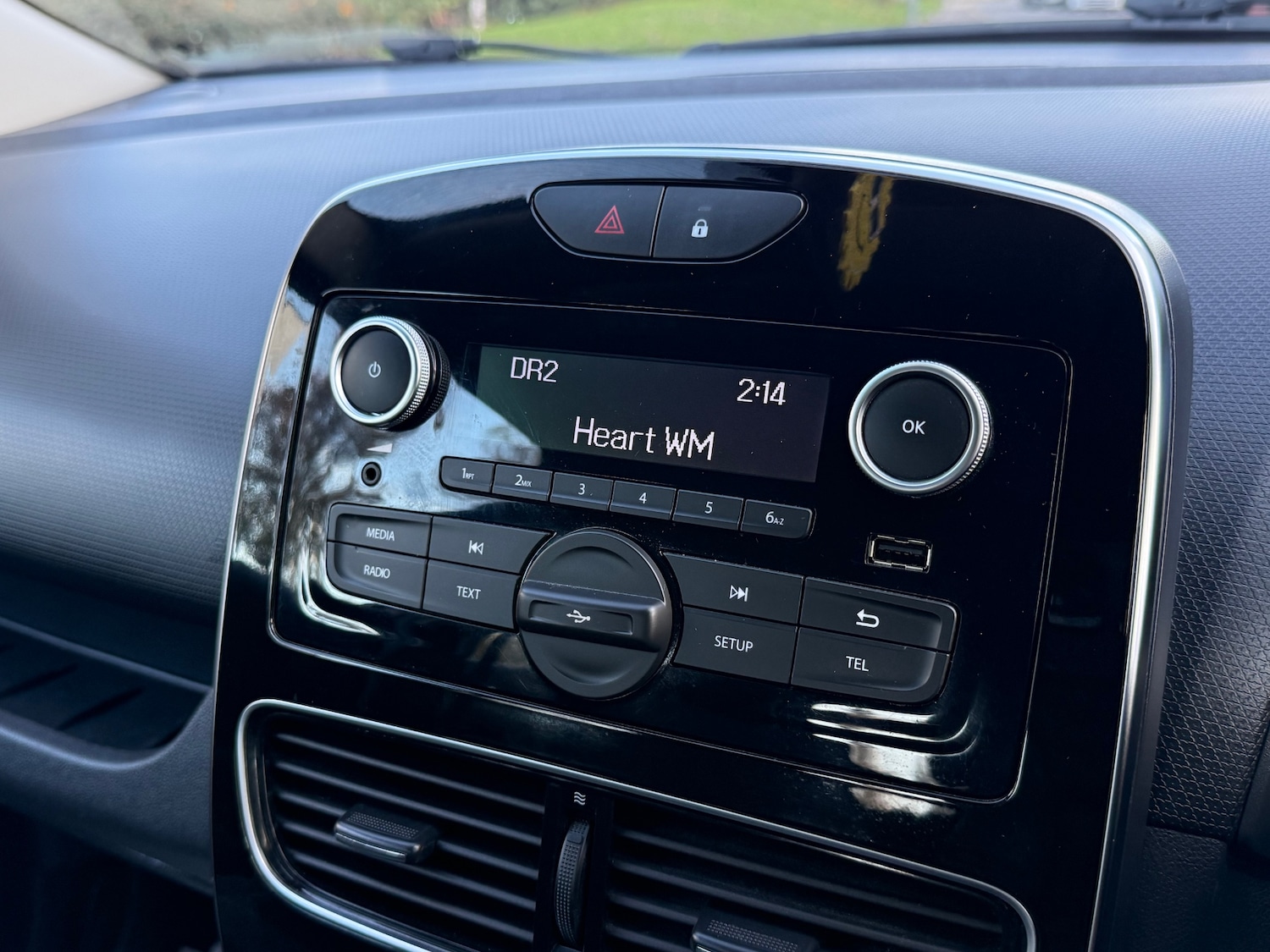 Used Renault Clio 2019 for sale - 76446115: Photo 17