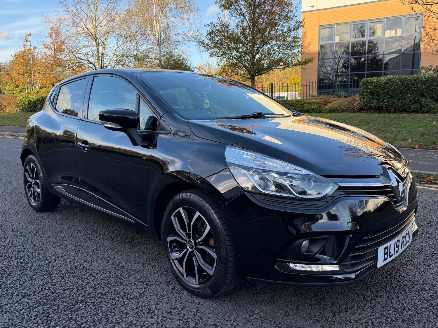 Used Renault Clio 2019 for sale - 76446115: Photo 4