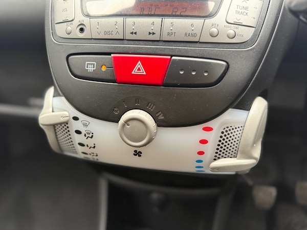 Used Toyota AYGO 2013 for sale - 76256831: Photo 18