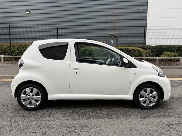 Used Toyota AYGO 2013 for sale - 76256831: Photo 6