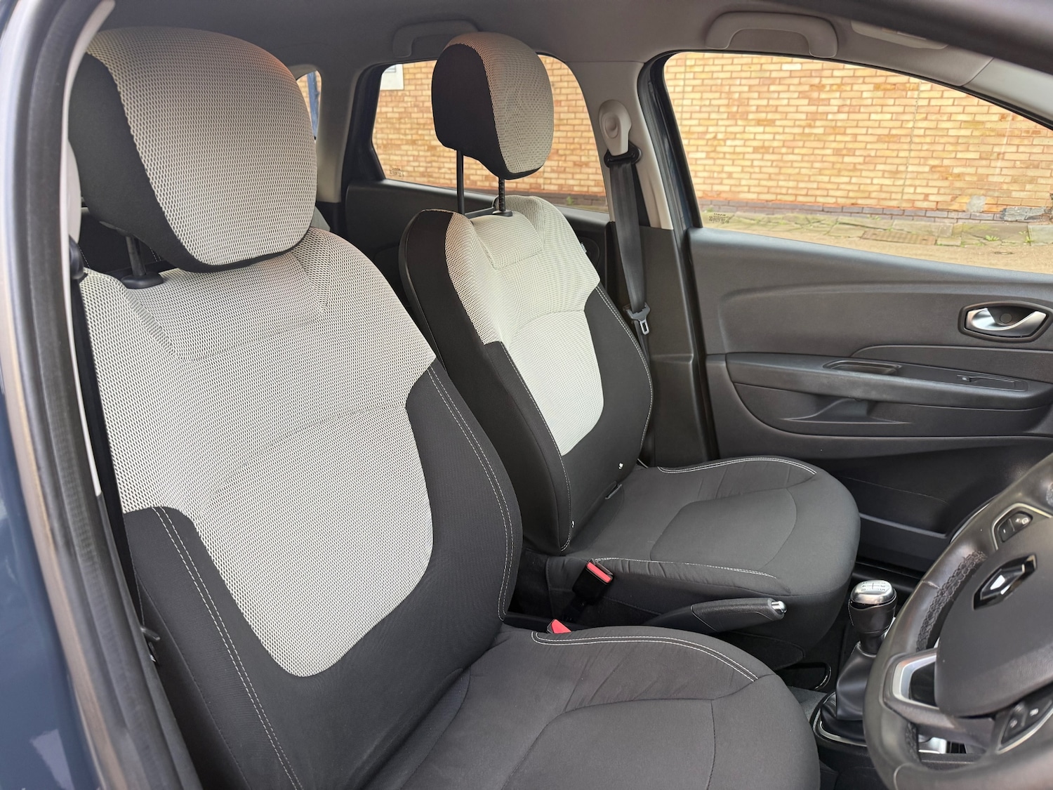 Used Renault Captur 2019 for sale - 76942302: Photo 13