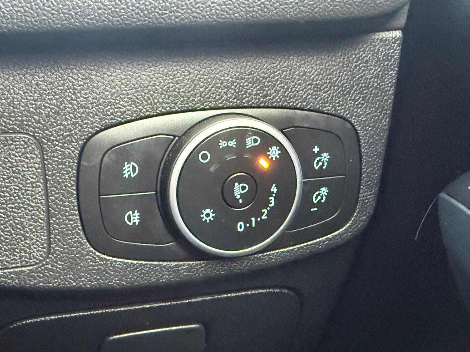 Used Ford Focus 2018 for sale - 77750276: Photo 13