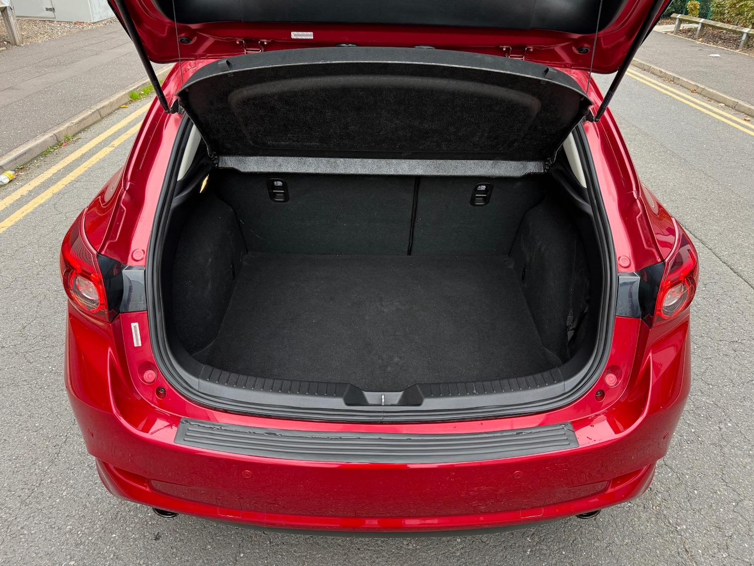 Used Mazda Mazda3 2018 for sale - 76387455: Photo 10