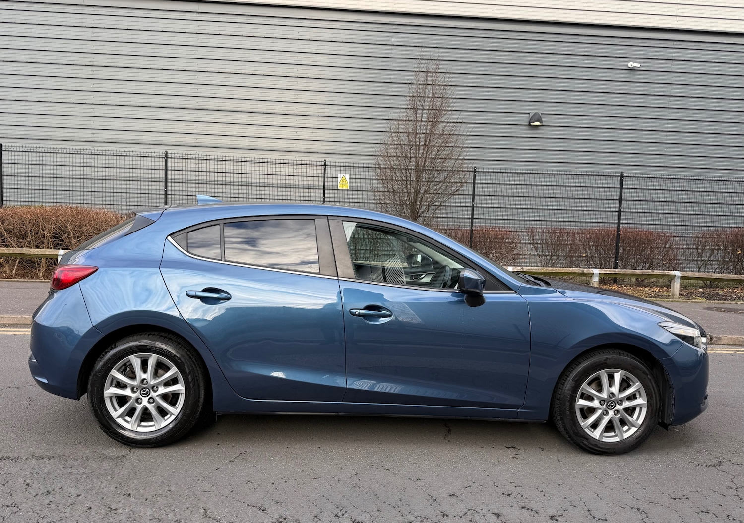 Used Mazda Mazda3 2017 for sale - 76922058: Photo 9