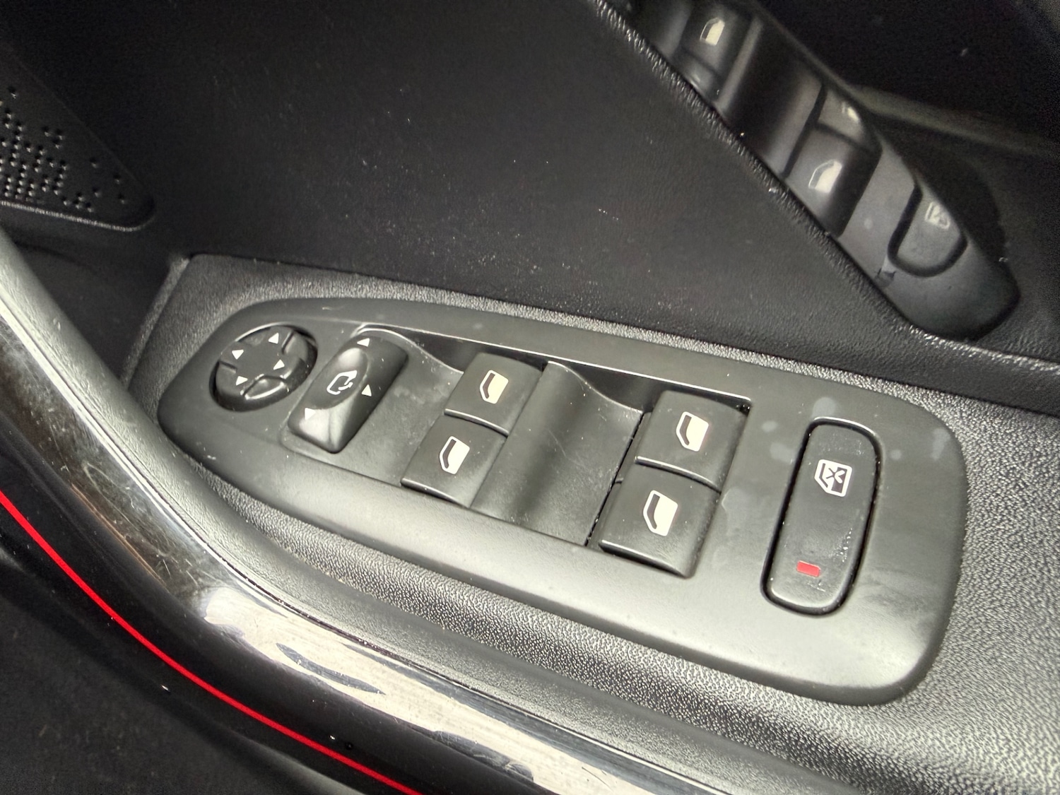 Used Peugeot 208 2017 for sale - 76498412: Photo 16