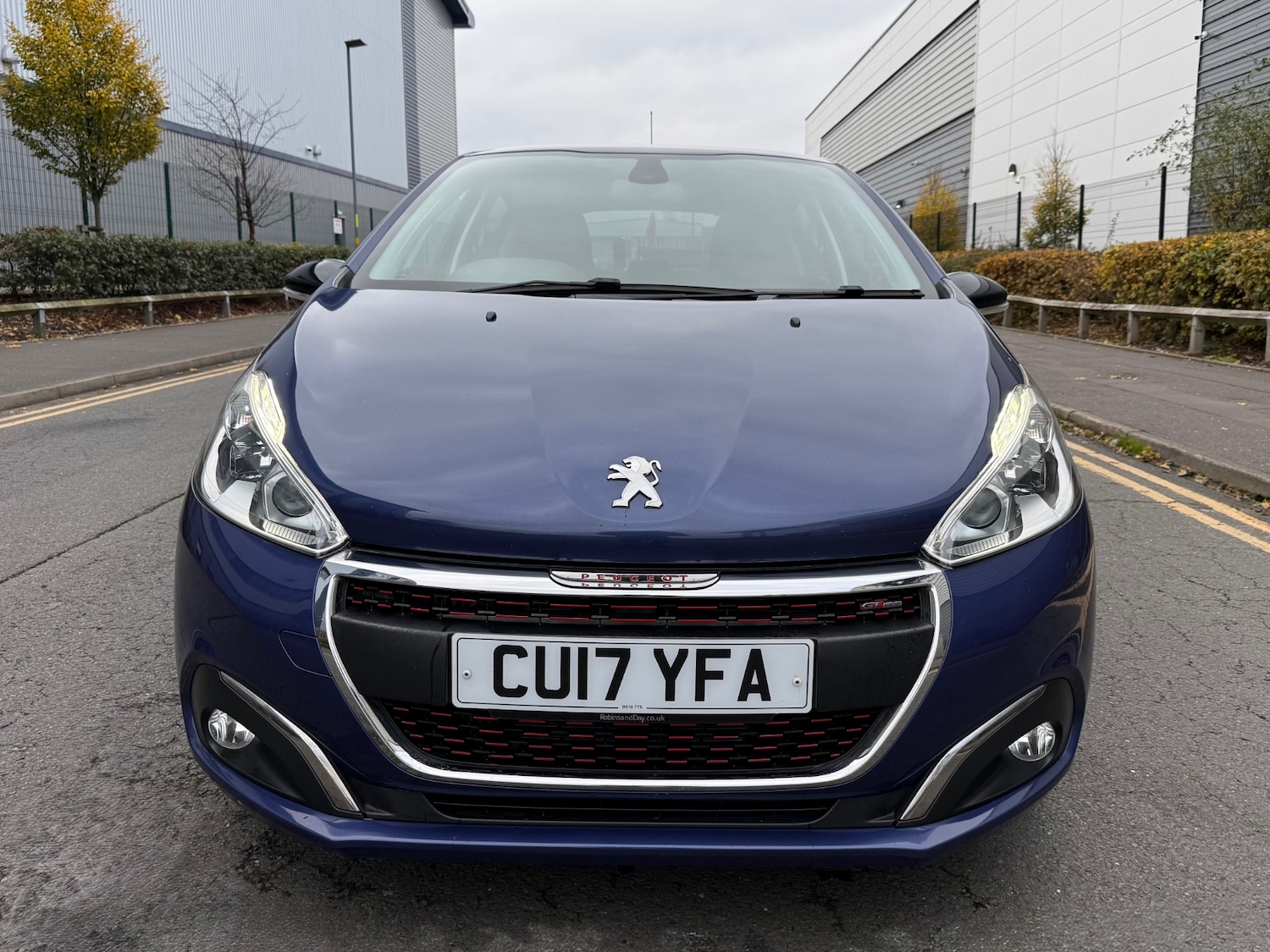 Used Peugeot 208 2017 for sale - 76498412: Photo 2