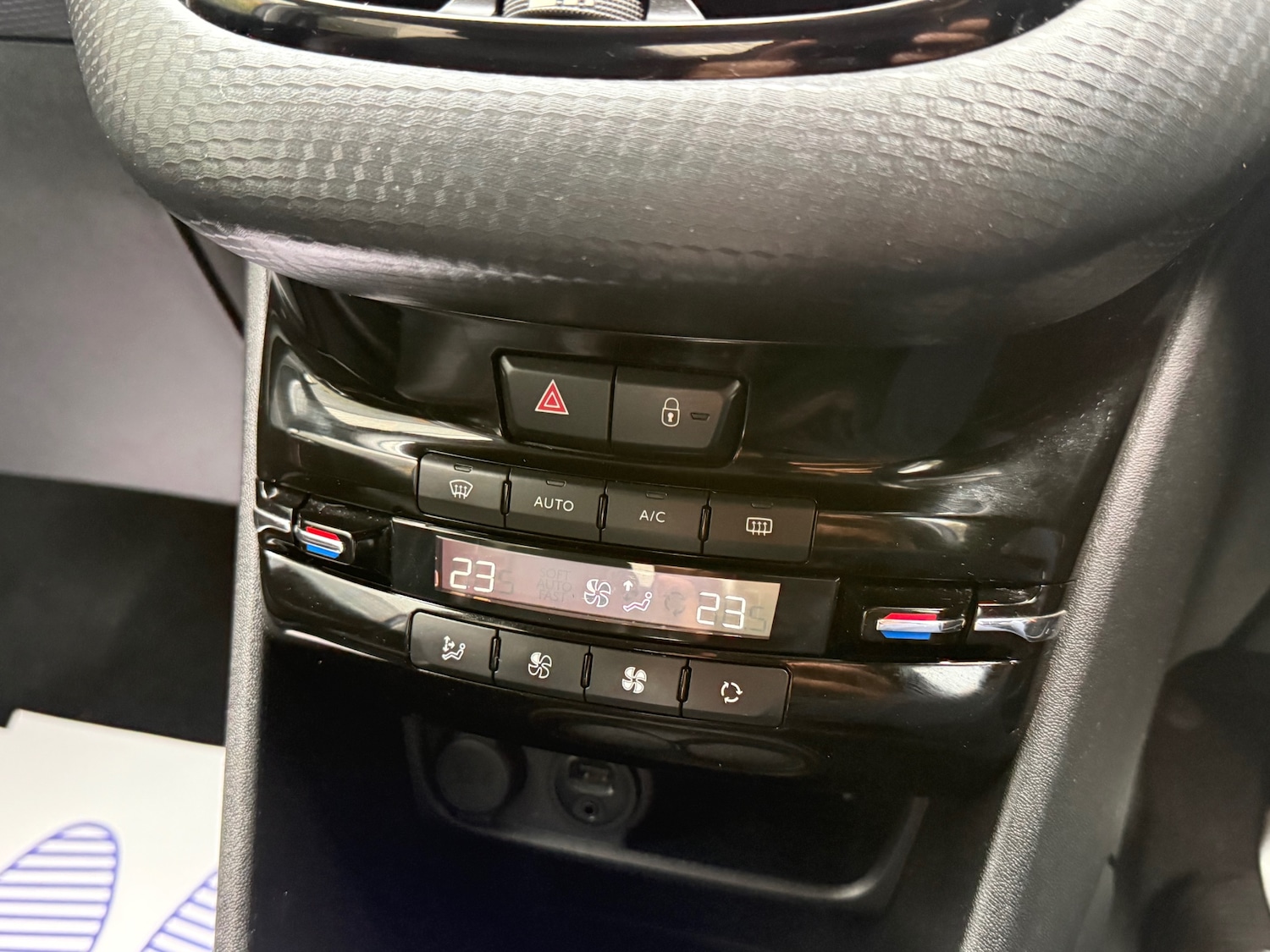 Used Peugeot 208 2017 for sale - 76498412: Photo 20