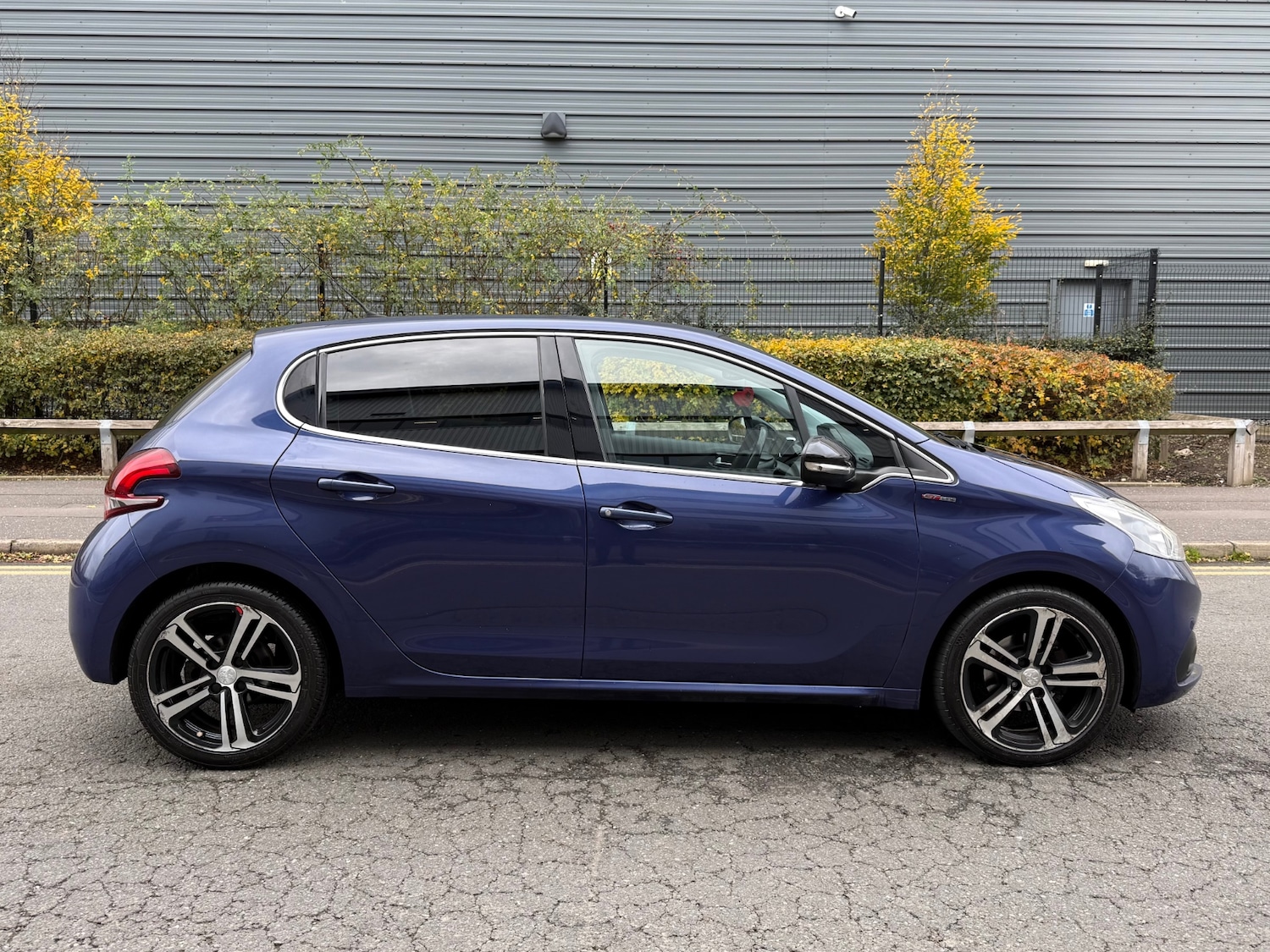 Used Peugeot 208 2017 for sale - 76498412: Photo 7