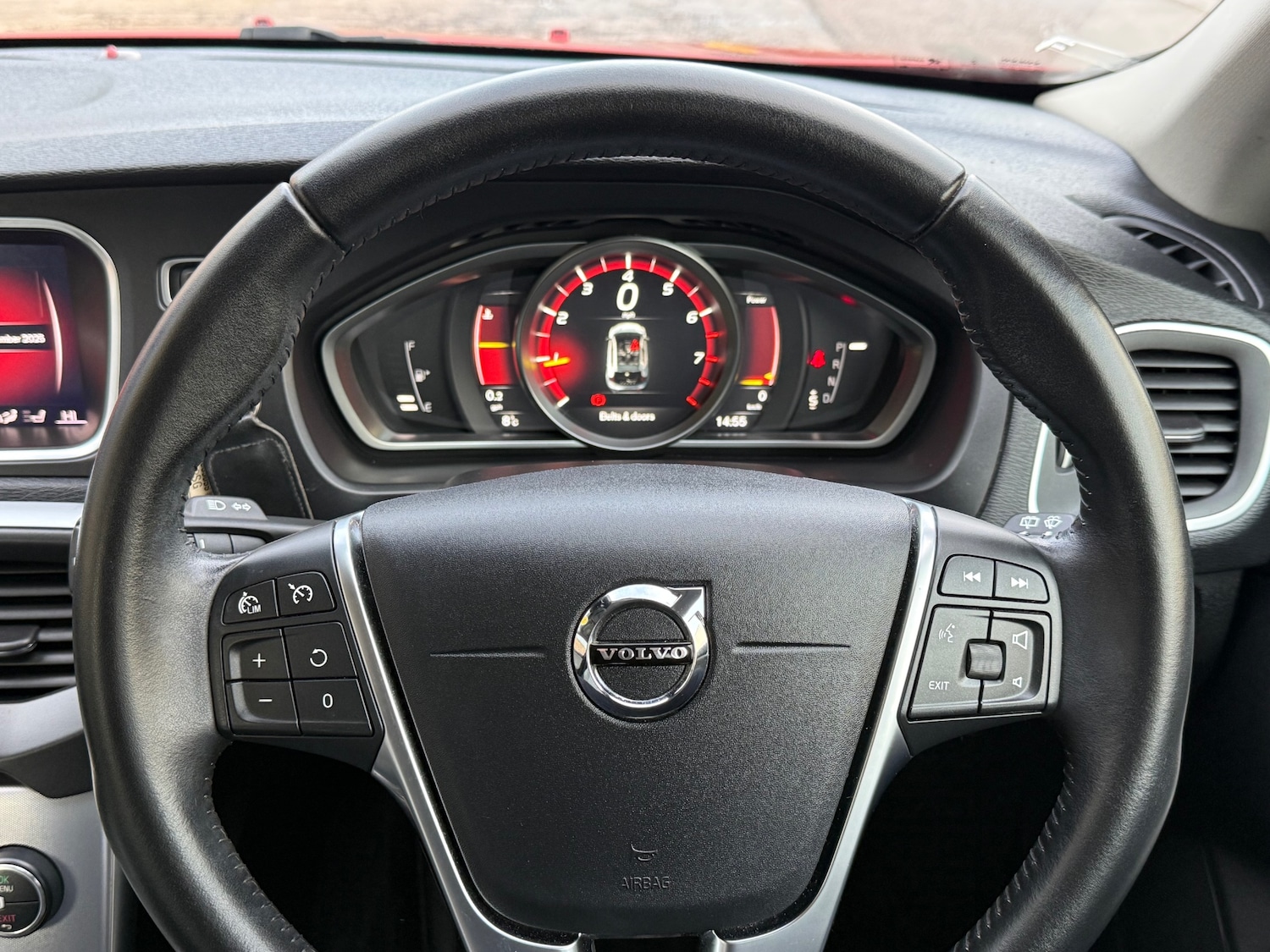 Used Volvo V40 2018 for sale - 76942305: Photo 13