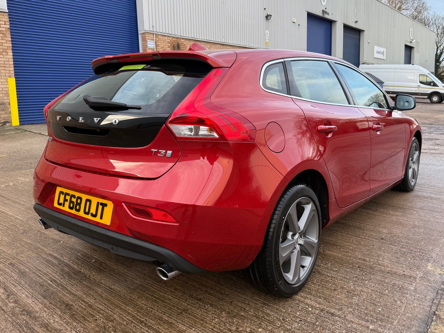 Used Volvo V40 2018 for sale - 76942305: Photo 6