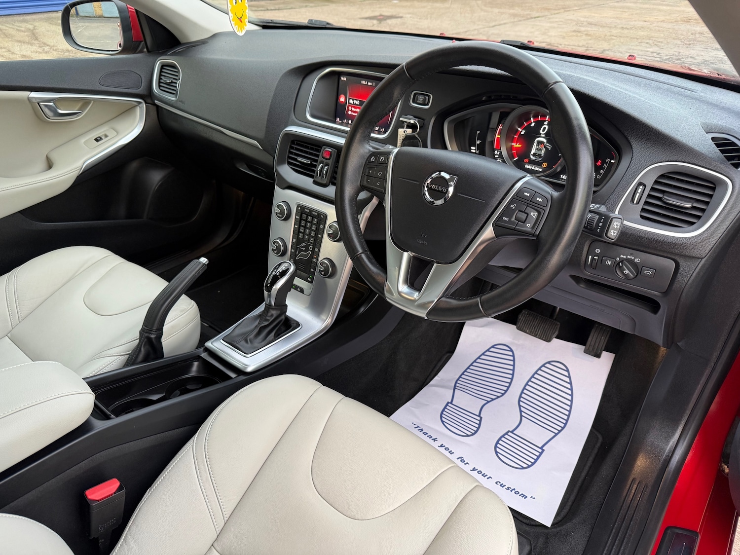 Used Volvo V40 2018 for sale - 76942305: Photo 9