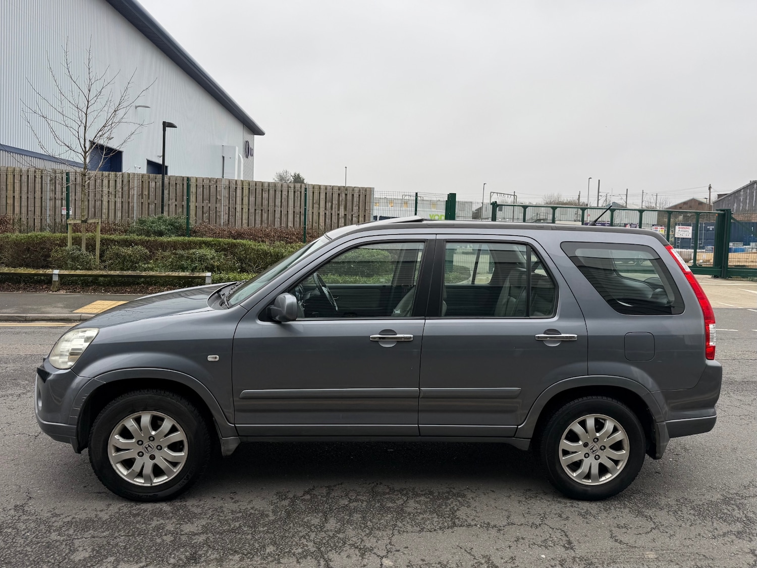 Used Honda CR-V 2005 for sale - 77342933: Photo 3