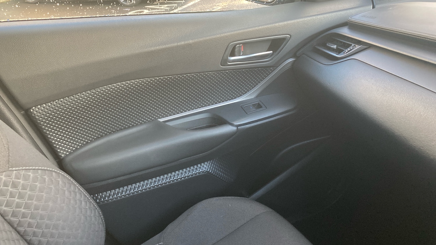 Used Toyota C-HR 2022 for sale - 78094952: Photo 32