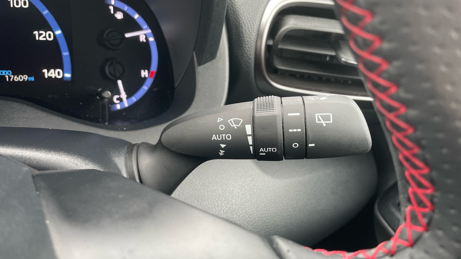 Used Toyota Yaris Cross 2024 for sale - 76120124: Photo 39