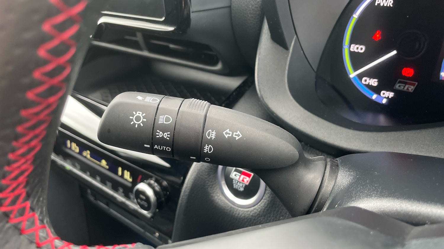 Used Toyota Yaris Cross 2024 for sale - 76120124: Photo 40