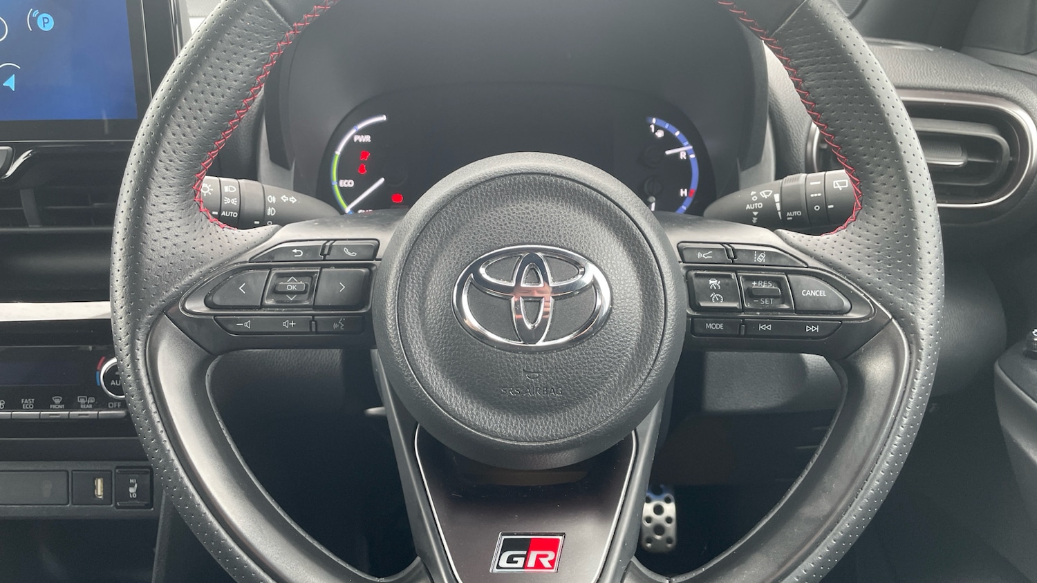 Used Toyota Yaris Cross 2024 for sale - 76120124: Photo 8