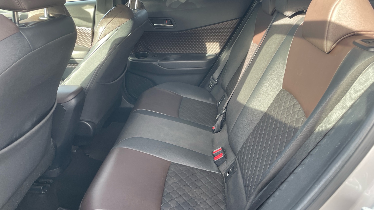 Used Toyota C-HR 2017 for sale - 76352039: Photo 13