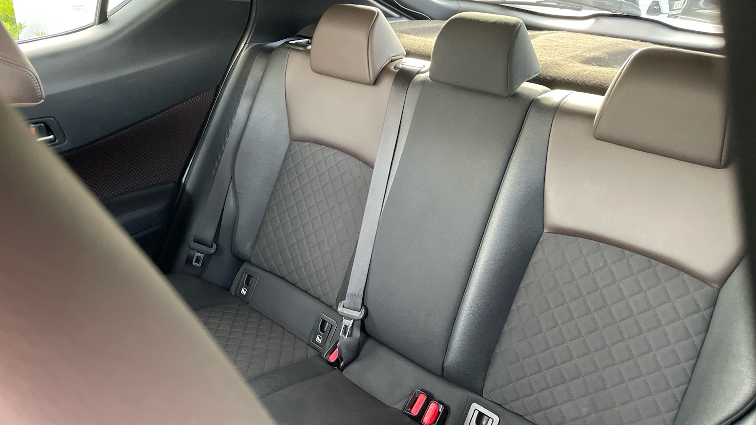 Used Toyota C-HR 2017 for sale - 76352039: Photo 23