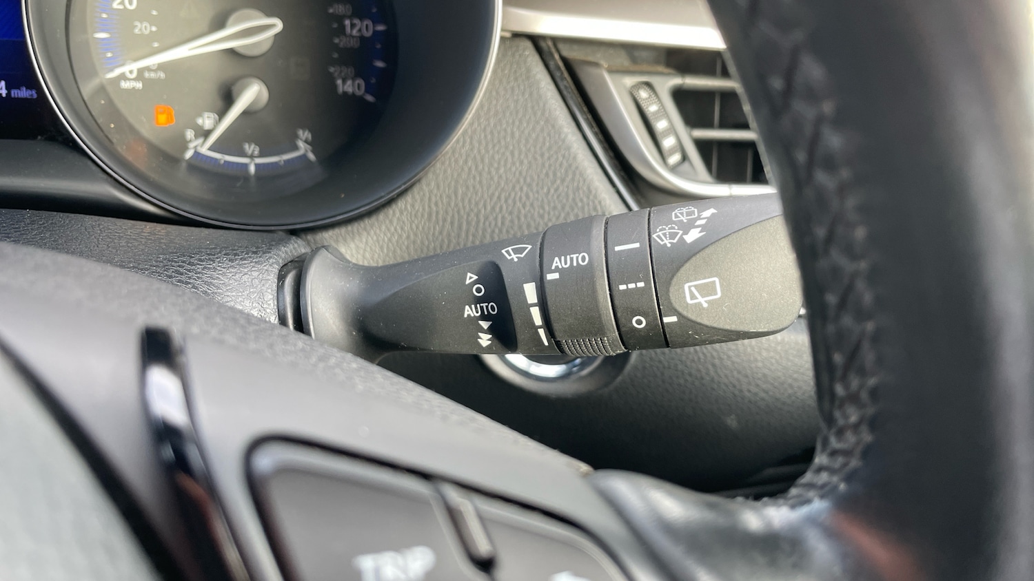 Used Toyota C-HR 2017 for sale - 76352039: Photo 38