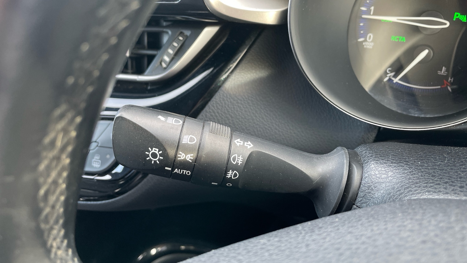 Used Toyota C-HR 2017 for sale - 76352039: Photo 39