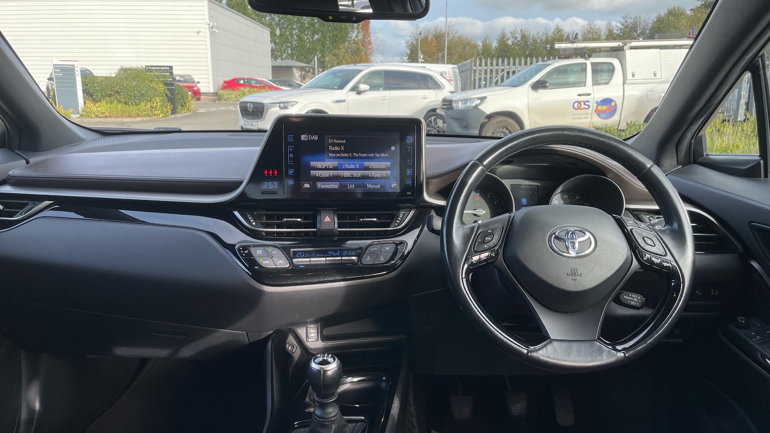 Used Toyota C-HR 2017 for sale - 76352039: Photo 5