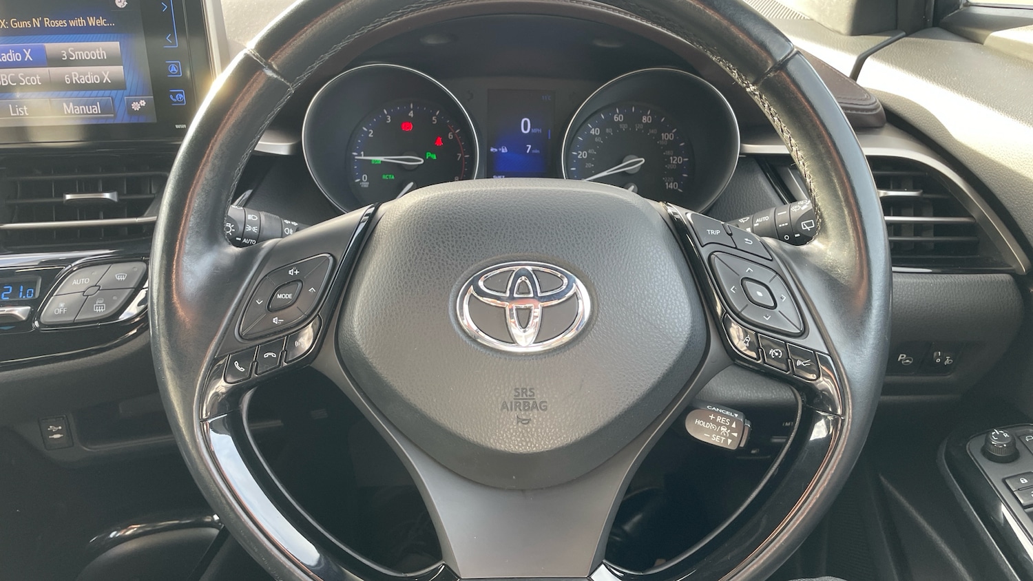 Used Toyota C-HR 2017 for sale - 76352039: Photo 8