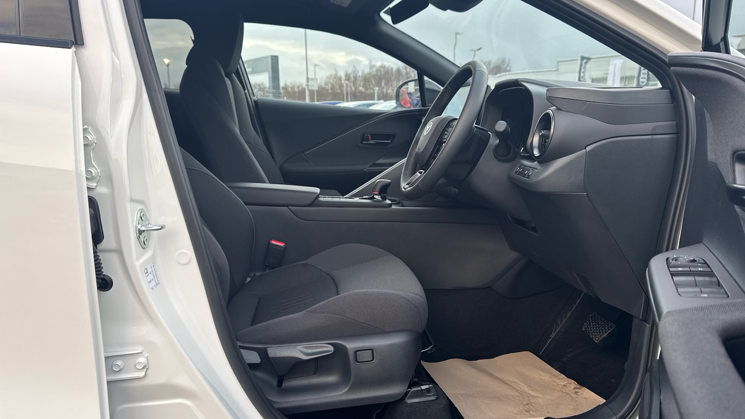 Used Toyota C-HR 2025 for sale - 77136830: Photo 11