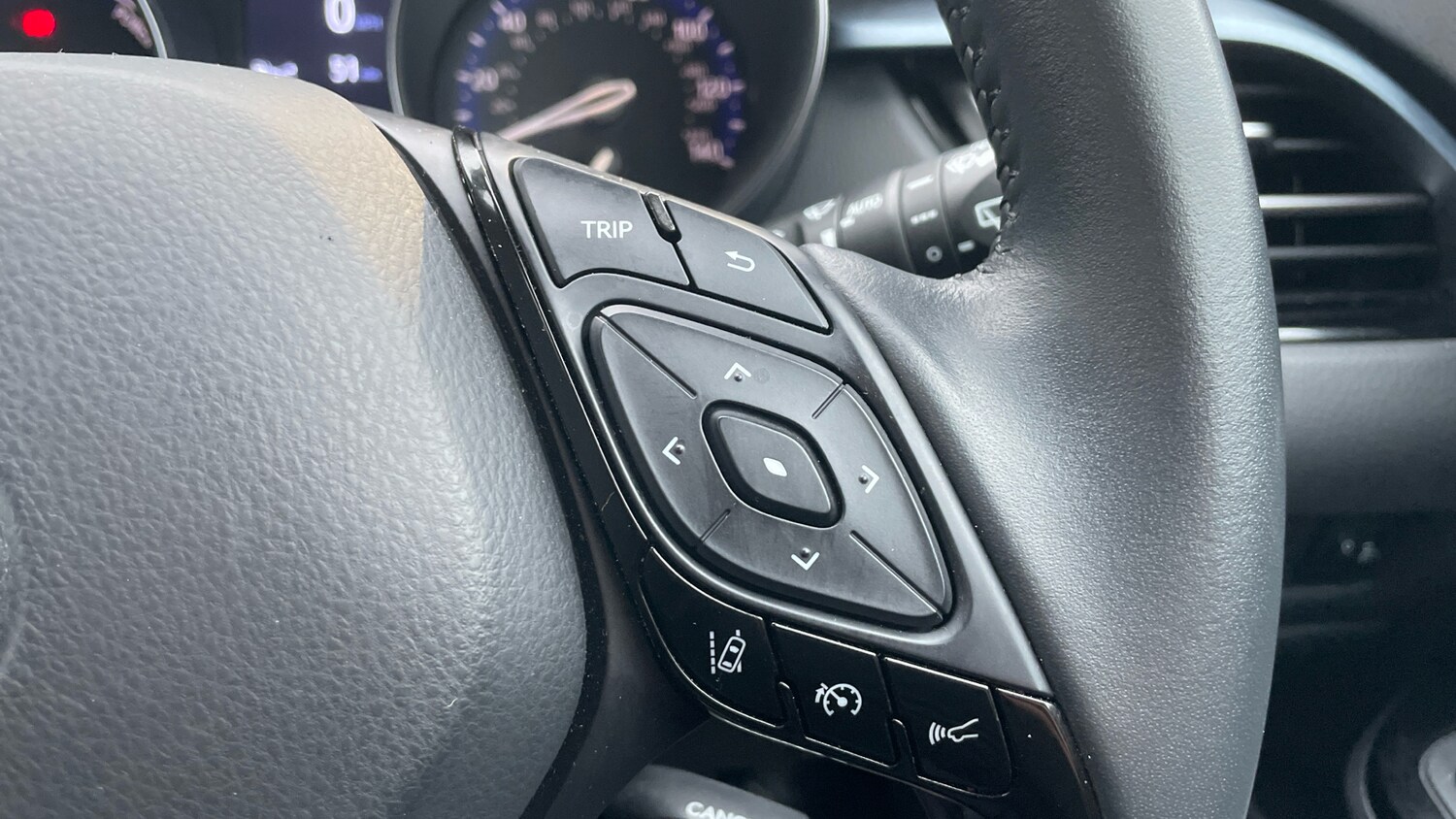 Used Toyota C-HR 2020 for sale - 77417320: Photo 37