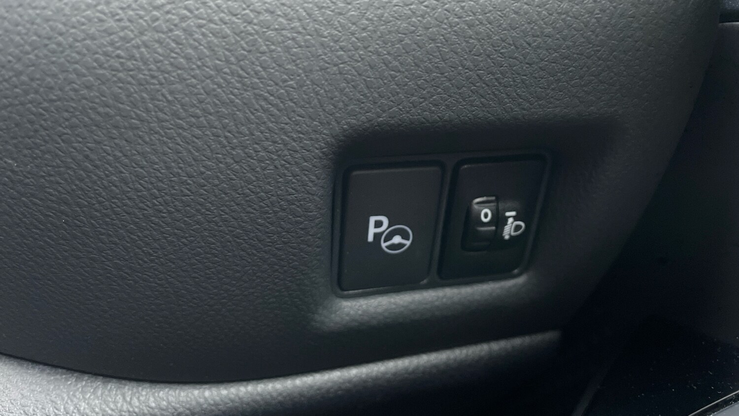 Used Toyota C-HR 2020 for sale - 77417320: Photo 42