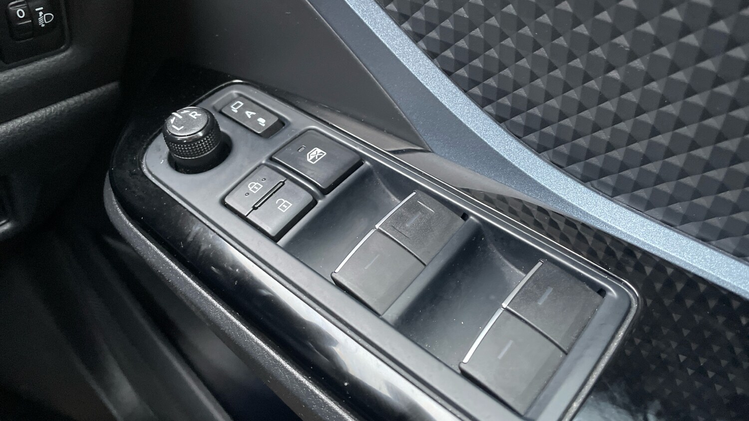 Used Toyota C-HR 2020 for sale - 77417320: Photo 43