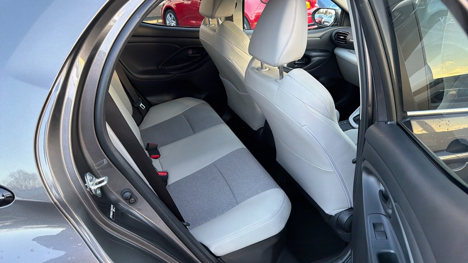 Used Toyota Yaris 2022 for sale - 77353475: Photo 12