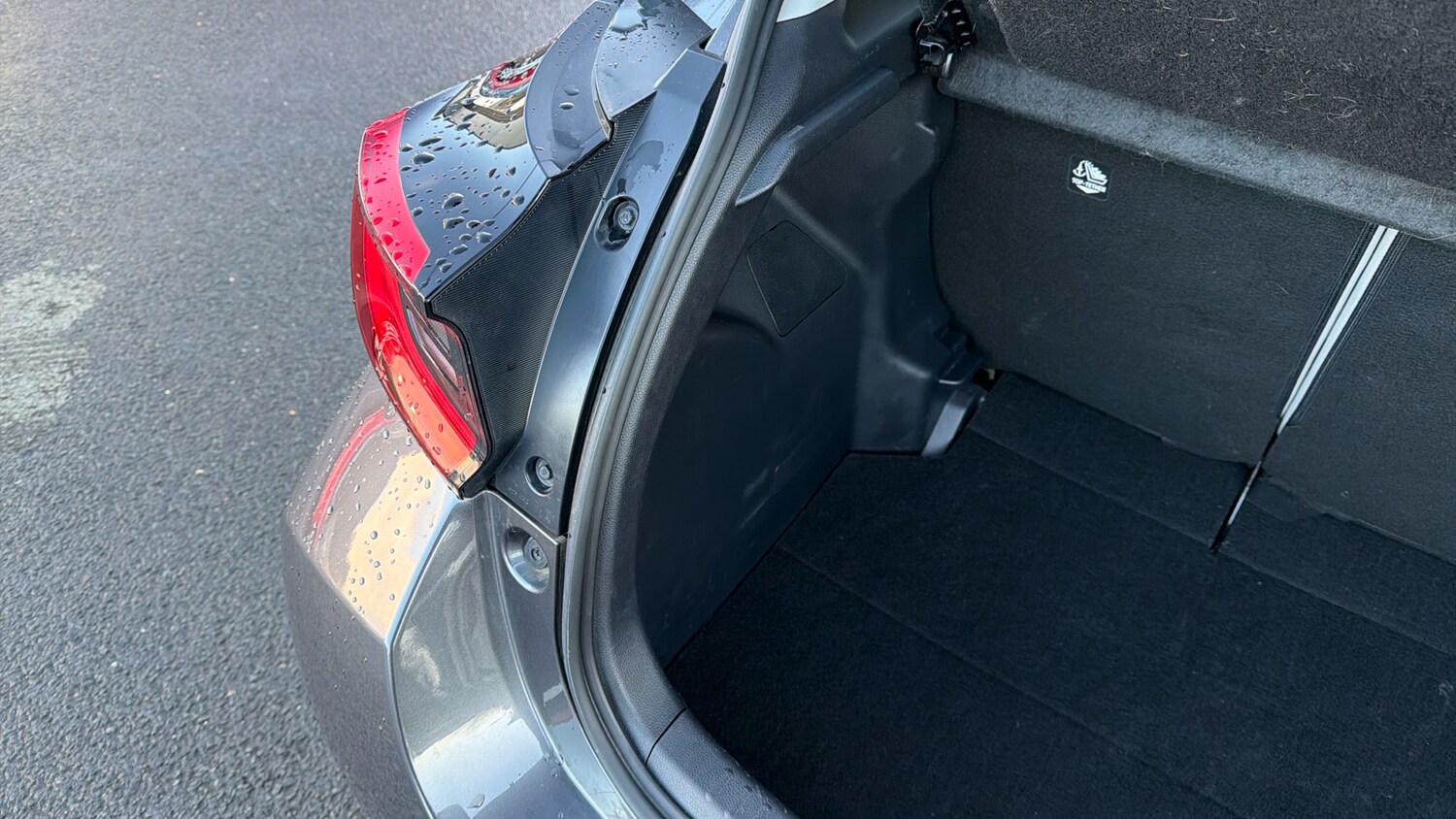 Used Toyota Yaris 2022 for sale - 77353475: Photo 22