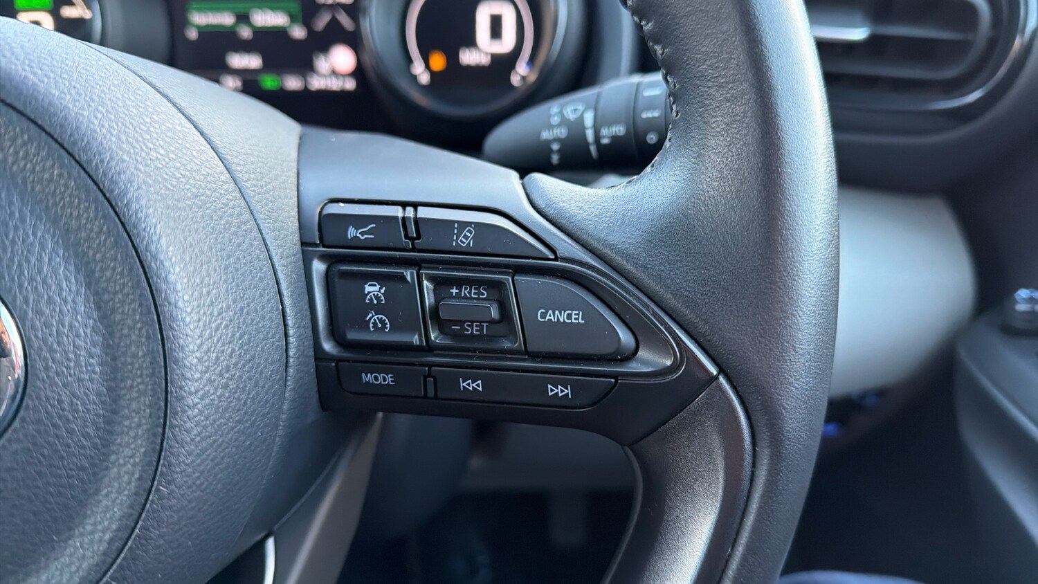 Used Toyota Yaris 2022 for sale - 77353475: Photo 28